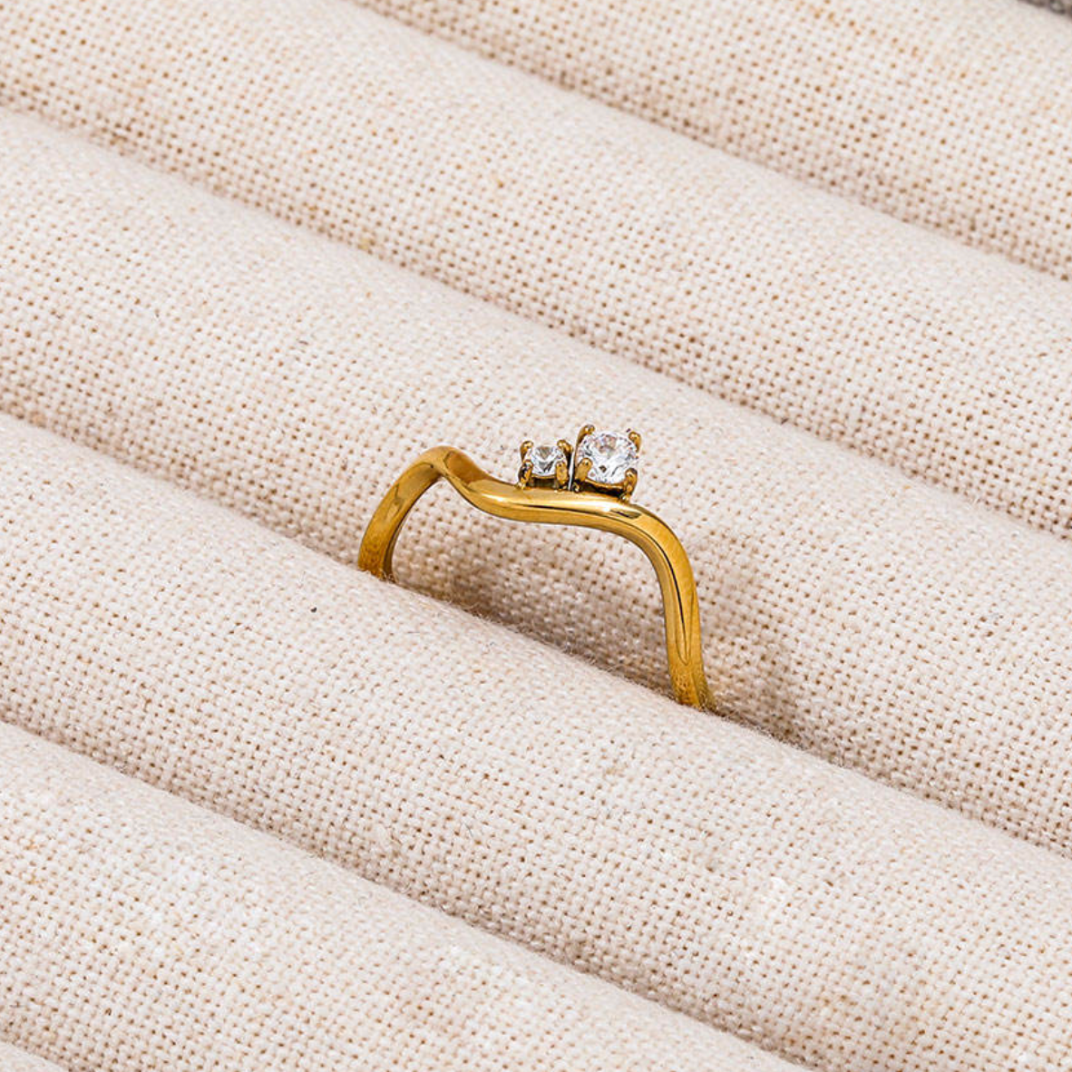 Sirena Wavy Stacking Band