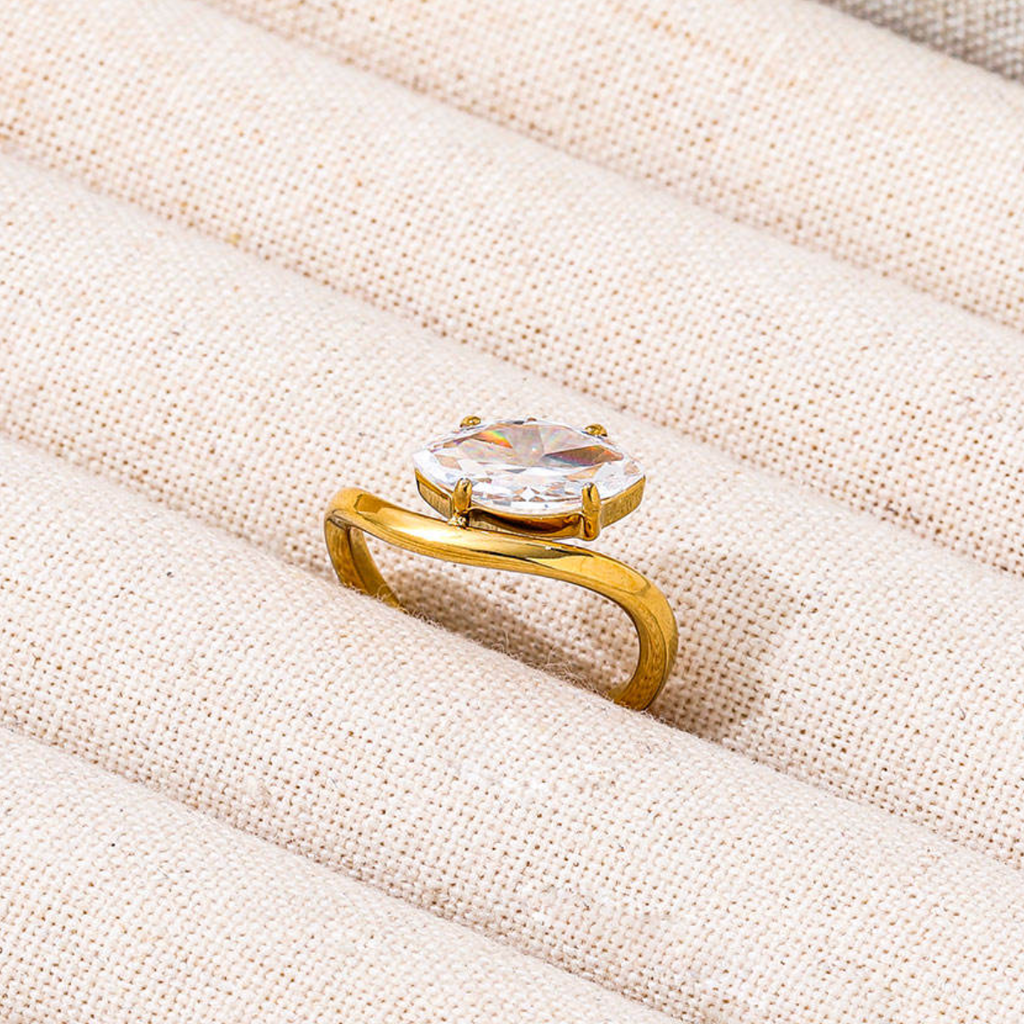 Horizon Marquise East-West Ring